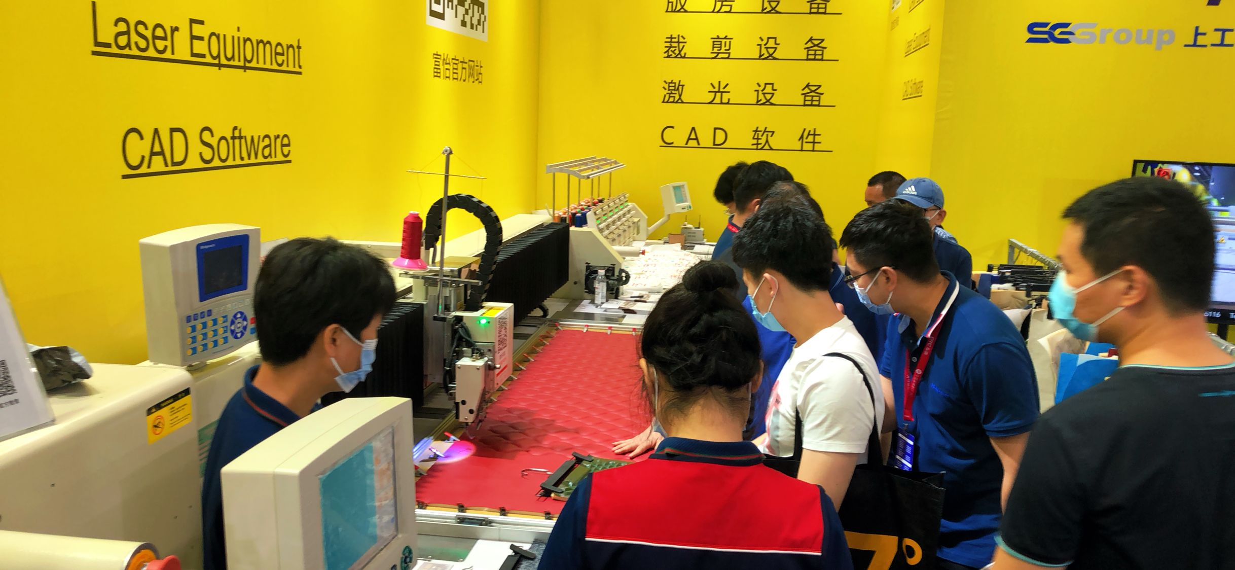 皇冠428428娱乐娱城(中国)科技有限公司广州木工机械展，展位人气持续火爆